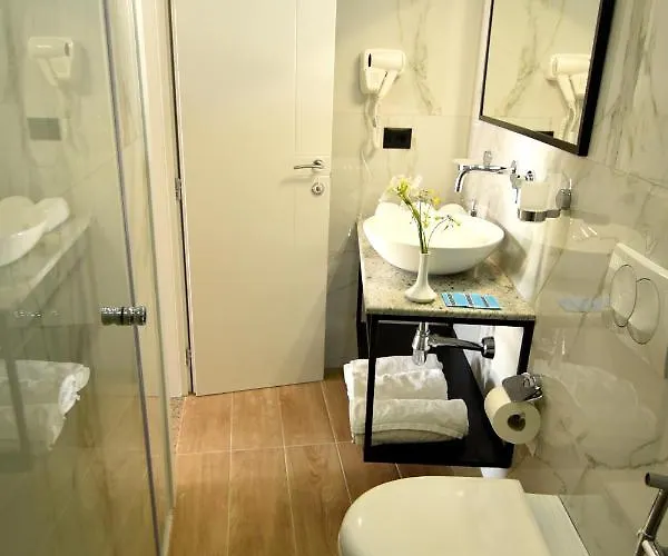 Ramosaco, Radhime, Vlore 酒店 3*