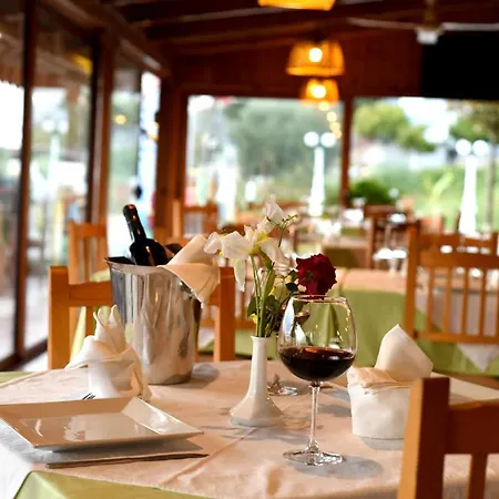 Ramosaco, Radhime, Vlore מלון 3*